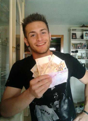 jhonnygt92's profile picture. 