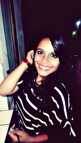 Biografia?
Nαo importα o quє єu diigα,
Vocє irα vαlorizαr pєlo quє vê,
julgαr pєlo quє ouviu
e opinαr pєlo quє conhєcєu (!)