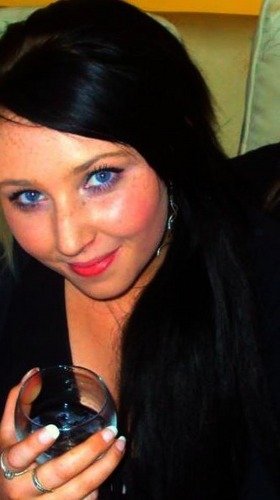 Hi My Names Amiiee (: Im 20 From Ireland.Love Music & Movies ..Soo Follow Me And il Follow Back ...Or Send Me A Message:D http://t.co/Ex4cLrup