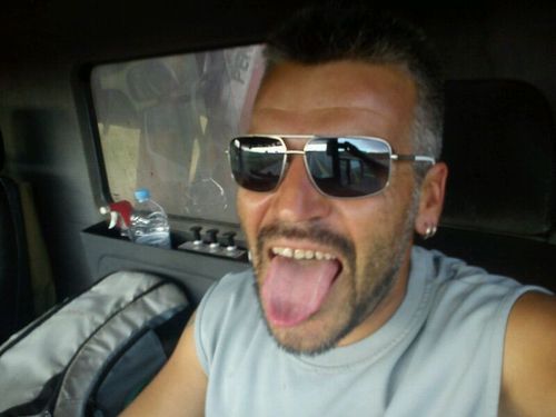 Autonomo dedicado al transporte por carretera,separado con un maravilloso peque de 6 añitos que cumplira en diciembre. Con muchas ganas de disfrutar la vida.