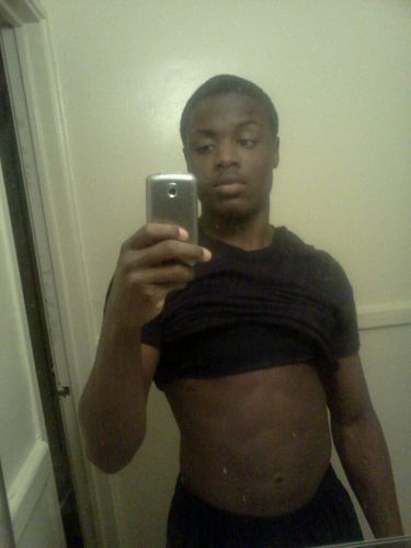 Follow me and I follow back...
#TeamNorthsidee #Aquarius #TeamWade #ArmyBoi                    Follow me on IG : @dre_reaves