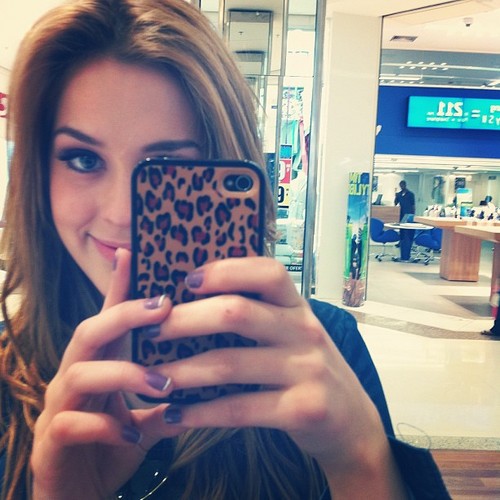 SophiaMyPeacock's profile picture. Divaa @sophiaabrahao