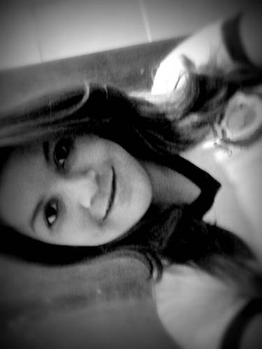 Cuidado para não sonhar demais e esquecer de viver.      /      livrai-me de todo o mal , amém !