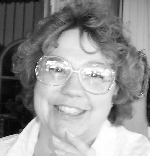 I live in Beautiful Colorado  I collect sewing patterns, quilting and making wreaths & swags.