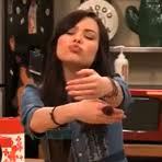 @MirandaCosgrove replied me for the first time in 02/04/12. At 16:15 P.M. :) I love 2 things: Miranda and her smile
