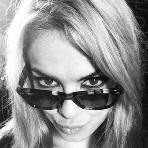 Sejam bem - vindos . @Lua_Blanco jamais haverá palavras que expressem   meu amor por ti . eu amo você ♥ TODAS AS OFICIALIZAÇÕES NOS FAVORITOS :)