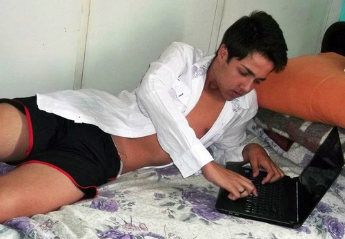 16 Anos - Sou touro - Corro atras dos Sonho - Modelo Fotográfico e Passarela - Deixo uma Dica nunca desista dos seus sonhos ! Sou Corintiano de Coração   !