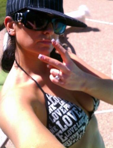 nessaangel13's profile picture. L-i-v-i-n!