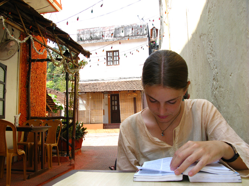 Fizzlephut's profile picture. Charity sector bod. MG/YA unpublished writer. Londoner. Parent.  Enthusiastic haphazard gardener. #ND overthinker. Follow doesn't equal endorsement.