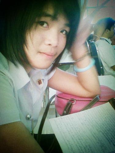 MamAnutsara's profile picture. กำลังศึกษาอยู่วิทยาลัยอาชัวศึกษาสุรินทร์  ชื่อเล่น แหม่ม  อายุ 17 ปี  แอดทวีตแหม่มหน่อยน๊ะค่ะ ^^