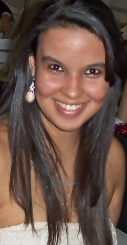 Ela é um poço de qualidade e defeito, e cada jeito dela é uma emoção.
—	Projota