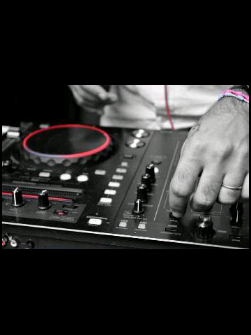 BrianBava's profile picture. DJ Grupo Sarapura