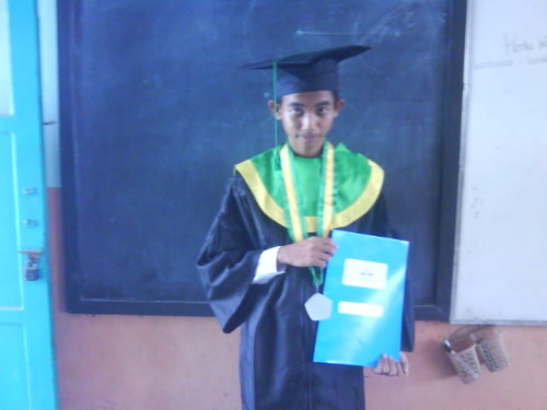 seorng anak yg bisa memotivasi orang utk melakukan yg terbaik,
dan juga bisa menggombal