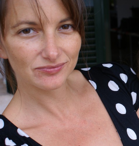 Born in Madrid. Adopted by London. Mum of two girls. Career in Advertising. Loving being a Pilates instructor.