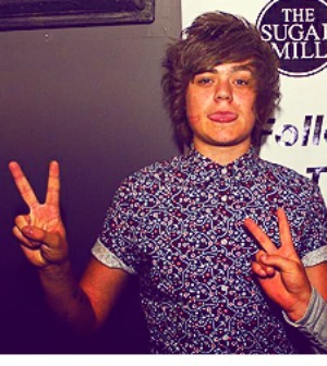 FOLLOW ME ON MY OTHER ACCOUNT @niallsgasem