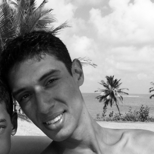 Cristão, Luto pela justiça,sonho em encontrar a paz, se quiser saber mais sobre min me siga!  =D