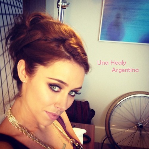 Twitter del fan club argentino de Una Healy, integrante del quinteto The Saturdays.