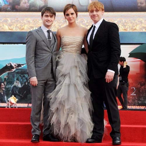 This is a Harry Potter Fan Page dedicated to tweeting everything and anything and all things Harry Potter!!⚡