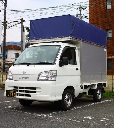 京都の山科を拠点に軽運送業を営んでいるフッタンです。荷物、引越しのご用命はぜひ我が社に！！どこよりもお安く運ばせていただきますよ(^^) 某レッドキャップに委託されている方、一度ご相談下さい