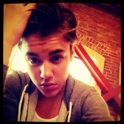 ThatJBsSmile's profile picture. Justin Bieber tweeted me 5x, Followed me and RT'ed my tweet 10x ;)
then I woke up :D you jelly ? lol