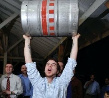 I'm a diehard Pens & Steelers fan. I like big hits, loud music, high fives, chest bumps, beer chugging and big tits. Party hard. Live  Hard. Do It. #Timepiece
