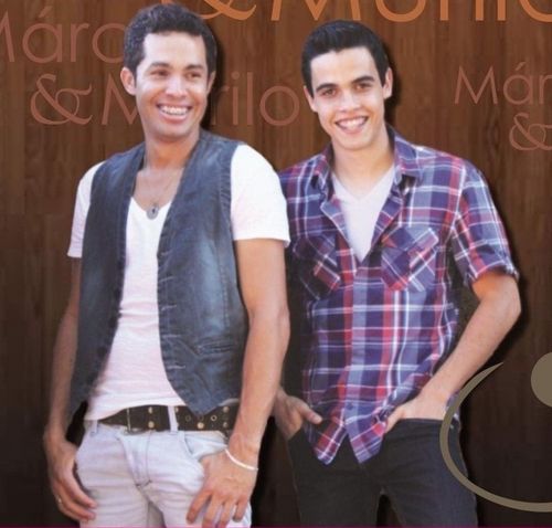 MARCIO E MURILLO OFERECEM NOS SEUS SHOWS O QUE HÁ DE MELHOR NO SERTANEJO, BOM HUMOR E O ALTO ASTRAL DA DUPLA CONQUISTAM TODOS OS TIPOS DE PÚBLICO.