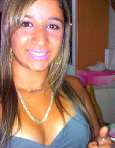 \ֆ/ .Quααnto mαααiis voocê me *Invejα , mαααααααis AUMETA o meu sucesso * . ♫♪ ! .! \ֆ/