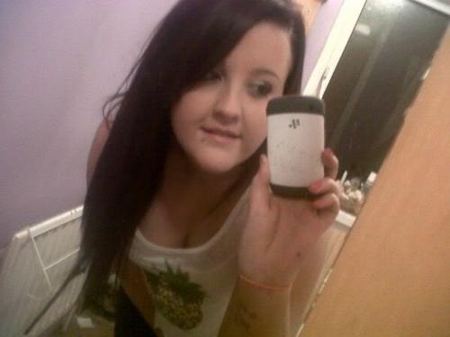I'm just me :) follow + ill follow back!