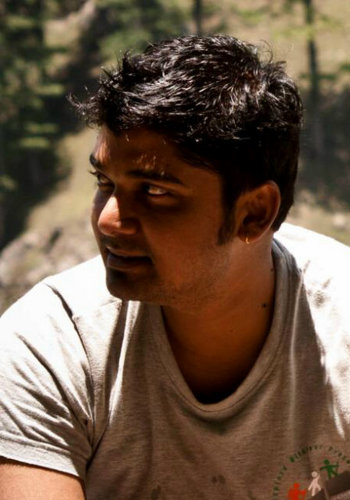 Biker | Nomad | Trekker | Amateur photographer | Techie | in other words, thanni thelicha vitta payyan!!
