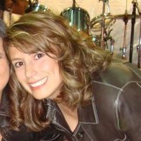 locutora y productora de radio, trabajo en FM-88,psicologa clínica,amo la música, la buena filosofía y la vida !