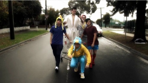 While your here you should press that follow button , #teamfollowback. Just Hating the time differences here and australia.