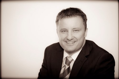 AFL Talent Manager, TGI Sports & Tackling Indigenous Smoking Co-ordinator, Aboriginal Health Council of SA. (He/Him)