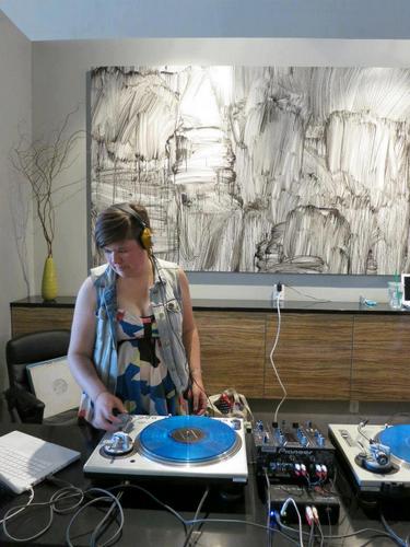 Dj Amy Dreamcatcher.
ED of Detroit SOUP.
Detroit Tigers Fan.
Record Collector.