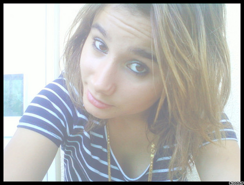 be fans of one direction and Justin Bieber! ; A pure and happy, and I living well! :) 3.