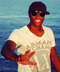 21 anos , Mineiro , eclético , em busca de um GRANDE sonho ! Atacante do AD Guarujá