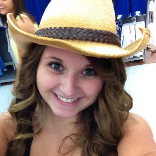 AlishaaBlissXo's profile picture. hard to love hard to love, I don't make it easy.