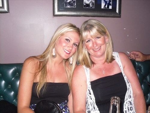 juliebradbury1's profile picture. 