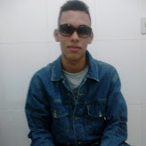 ..não me espelho em ninguem ,
..apenas aprendi com a vida a ser eu mesmo !..                        
Quem me seguir vou seguir devolta!
$$$$$$$$$*