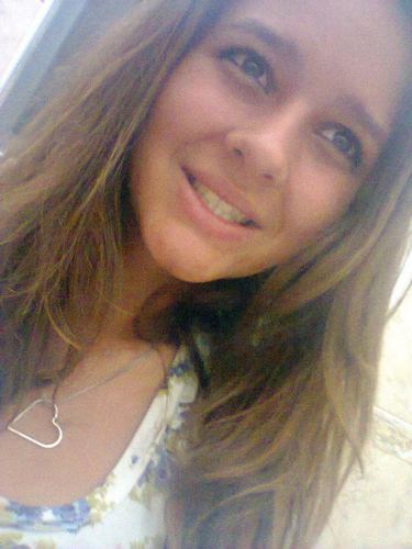 Pisciana, 15 anos. Amigos, curtir;
pra saber mais é só seguir ;P