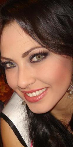 Monicadelga's profile picture. 