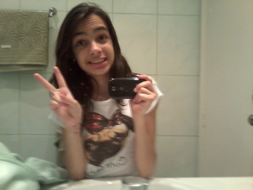#Leonina, ciumenta,irritante,feliz,ama Metallica,odeia patricinha e ama caveiras!!!