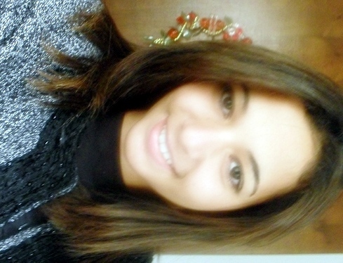 Sou uma pessoa que cria expectativas demais, se ilude demais.Que mesmo cansada de tanto esperar, ainda arruma uma maneira de continuar acreditando.