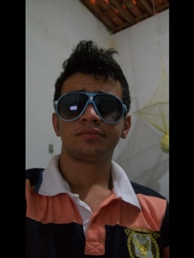 Bom Tenho 15 anos .
Danço/ FREE STEP *-*
Jogo Futsal e tals .