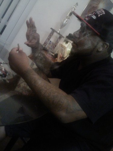 114% REAL..BH.I.P CHI! IMA WATTS NIGGA!!! BAD BITCKHES & GKOOD WEED! FOES OVA HOES!! Follow My Sis @ohthats_VICKY