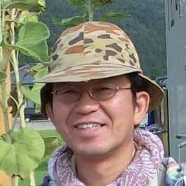 福祉と防災の二つの分野のボランティアをしています。地域では津市ボランティア協議会役員や視覚障害当事者支援のほか、認定NPO法人日本災害救援ボランティアネットワーク(NVNAD)理事。福祉と防災をつなぐ活動としては「さわるハザードマップ」の普及などの活動をしています。