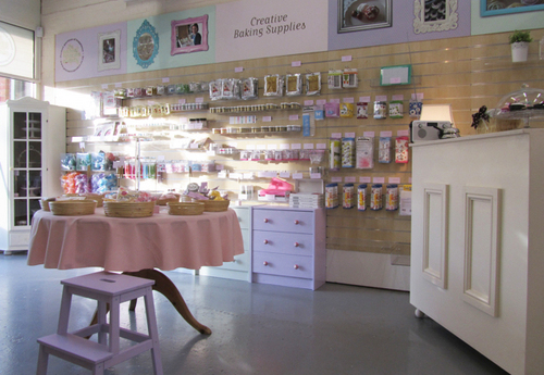 Cake decorating shop for the discerning baker in Chelmsford, Essex. Stocking everything you need for cakes, cookies, cake pops, cupcakes and beyond!