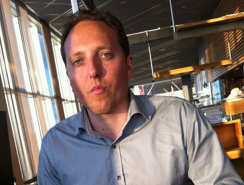piceberg's profile picture. Thoughts from a life-enthusiast, non-vegetarian, computeritarian, ten-bagger researcher, thai fighter noob, casual gamer, meetup champion