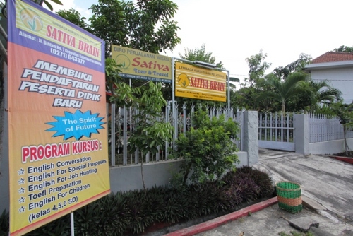 Lembaga Kursus dan Pelatihan Bahasa Inggris SATIVA BRAIN
Jl.Bintan 7 Solo, 57132 Telp. (0271) 643372
Facebook: LKP Sativa Brain