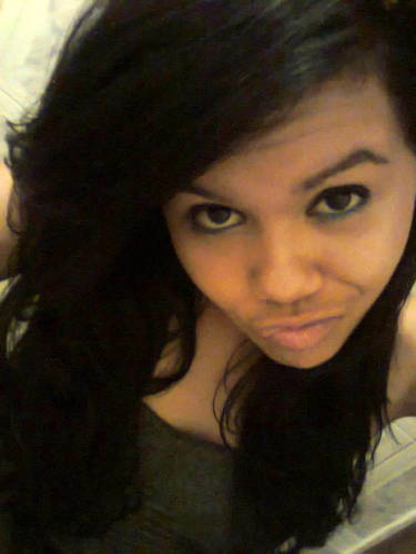 Ela vive num conto de fadas , um lugar muito longe pra encontrarmos . #CafécomLeite  ☮
   MySelf and I*                     http://t.co/DqQBRp5AQY