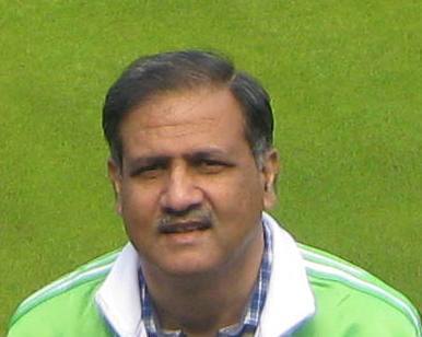 HR consultant and trainer (founder, Mosaik Global), sports buff, music archivist. Once a footballer/ football commentator/ RJ!!